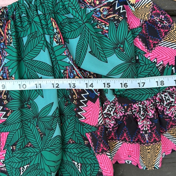 Gianni Bini bright jungle print crop blouse size small - Picture 7 of 7